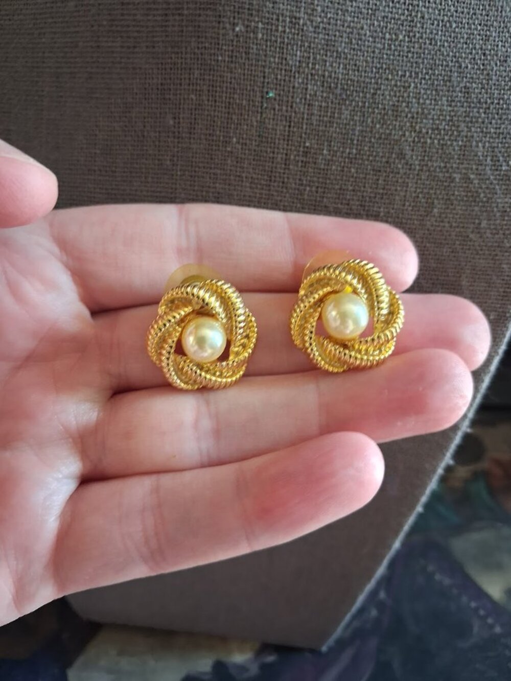 Retro style stud earrings